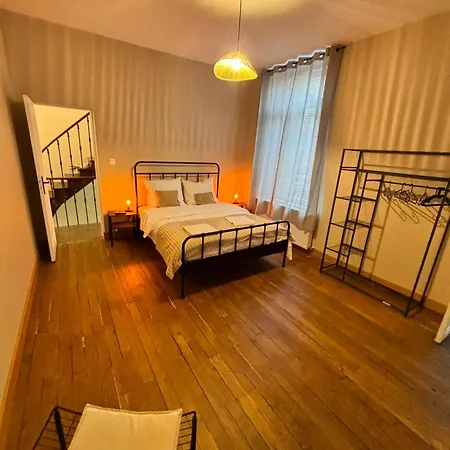 Maison De Maître De 5 Jusque 10 Voyageurs * Givet